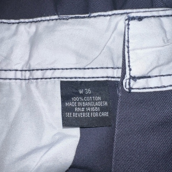 Architect, 36,NWT, dark navy 100% cotton, 6pocket  cargo shorts. - Picture 7 of 7